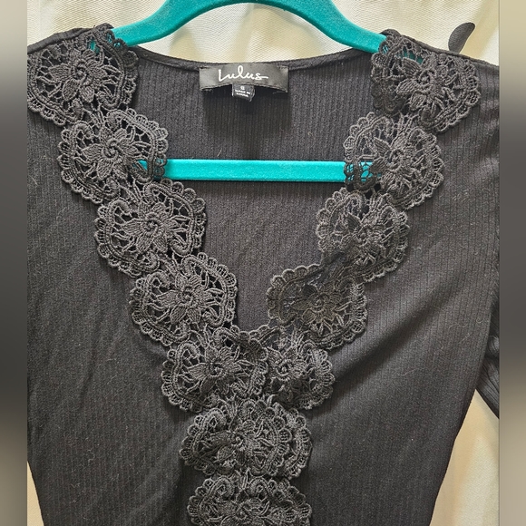 Lulus black lace front long sleeve V-neck bodysuit Small - Picture 4 of 6